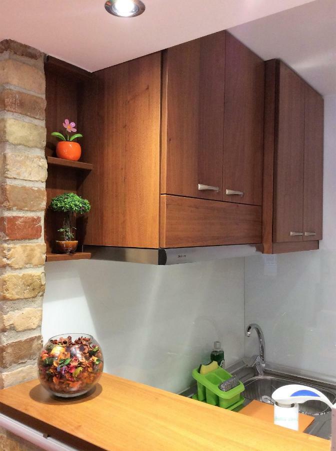 Nicola'S Studio Apartment Corfu  Exterior photo
