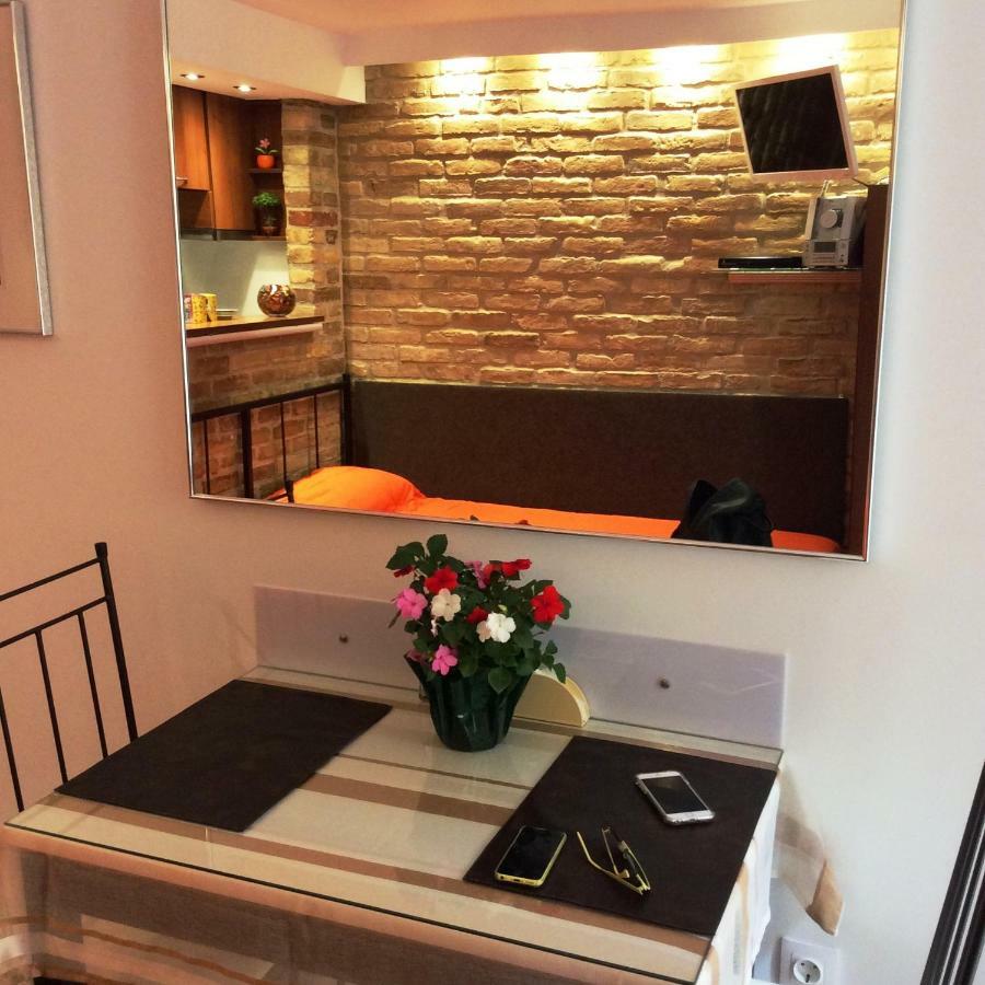 Nicola'S Studio Apartment Corfu  Exterior photo